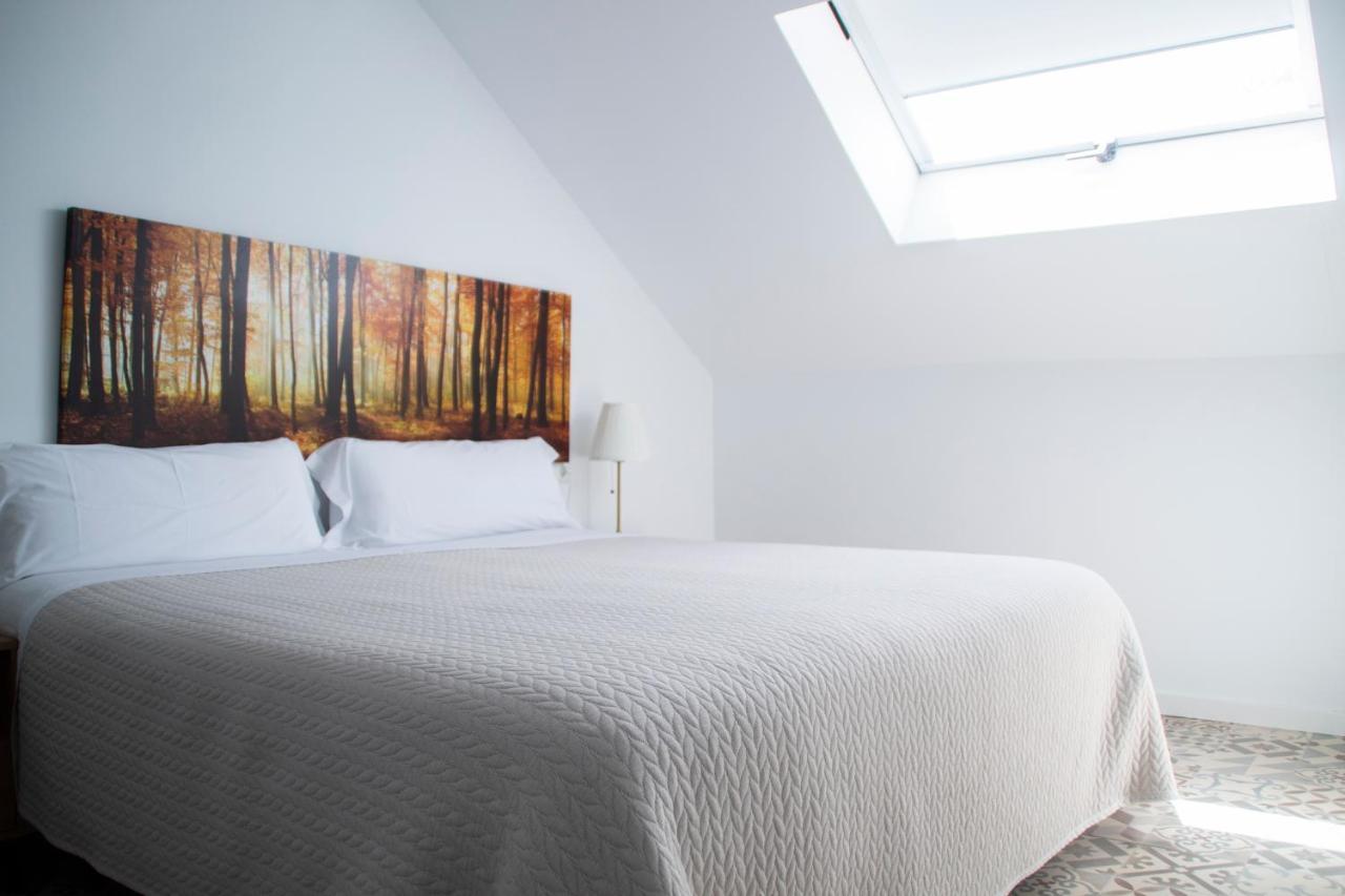 Hostal Las Encinas Villaviciosa de Odón エクステリア 写真